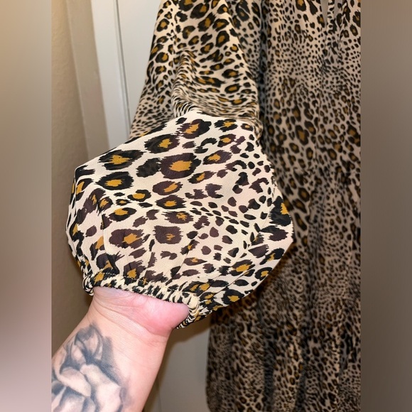 women's XXL Tiered Cheetah Print Dress With Balloon Sleeve Keyhole maxi length - Picture 3 of 11